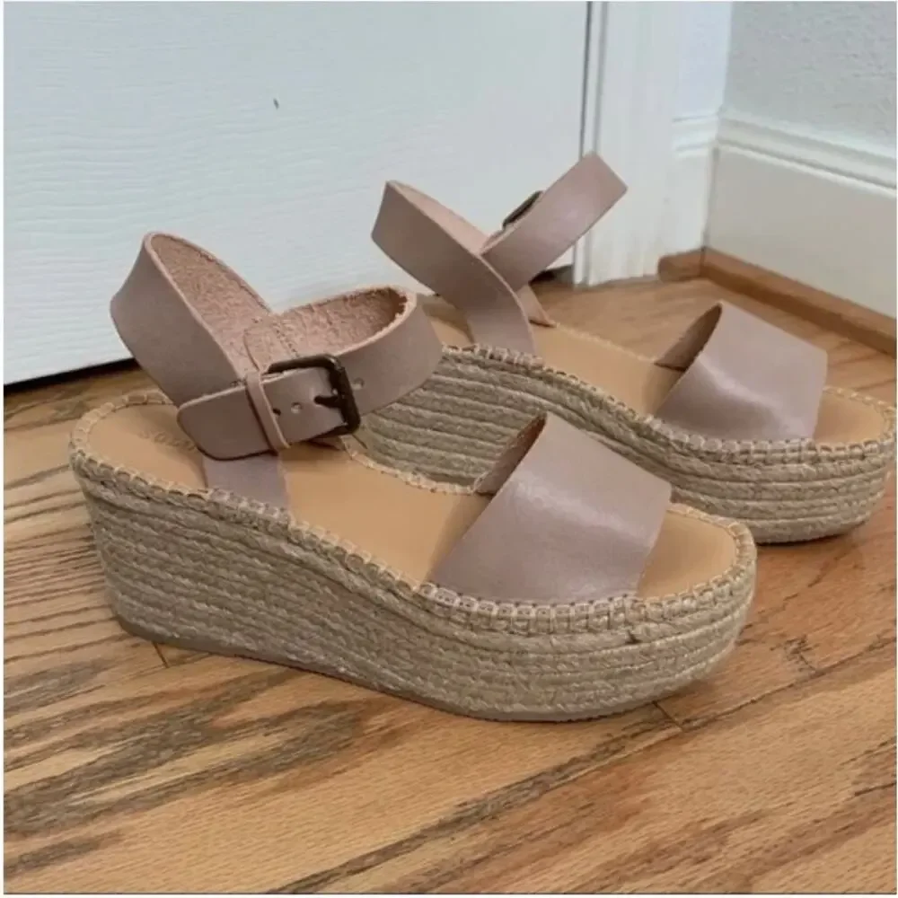 💎✨CLEARANCE SALE✨SOLUDOS DOVE GRAY SANDALS